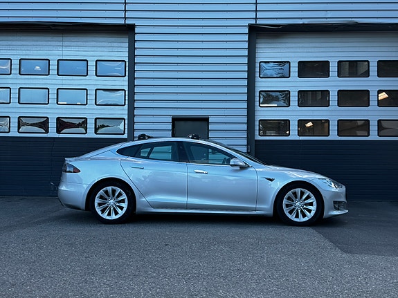 Tesla Model S 5 of 30