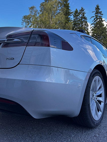Tesla Model S 13 of 30