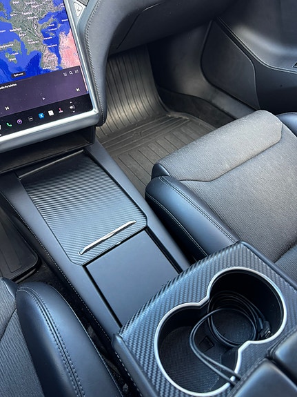 Tesla Model S 28 of 30