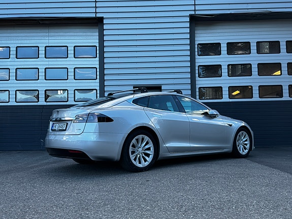 Tesla Model S 4 of 30
