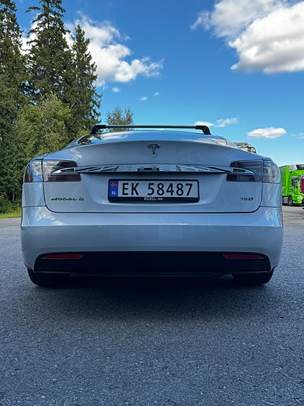 Tesla Model S 14 of 30