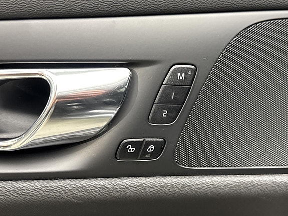 Volvo V60 13 of 30