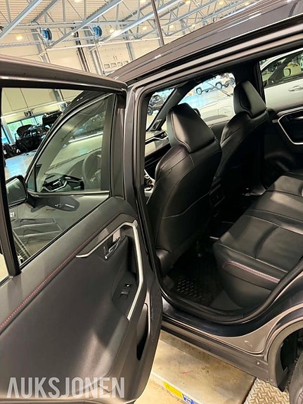 Toyota RAV4 11 of 14