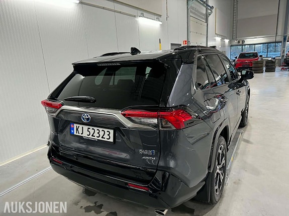 Toyota RAV4 6 of 14