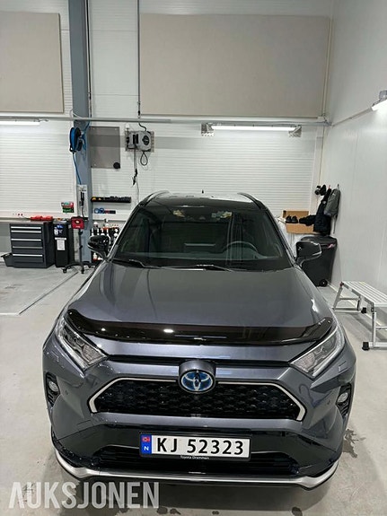 Toyota RAV4 7 of 14