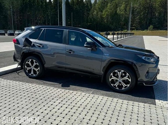 Toyota RAV4 4 of 14