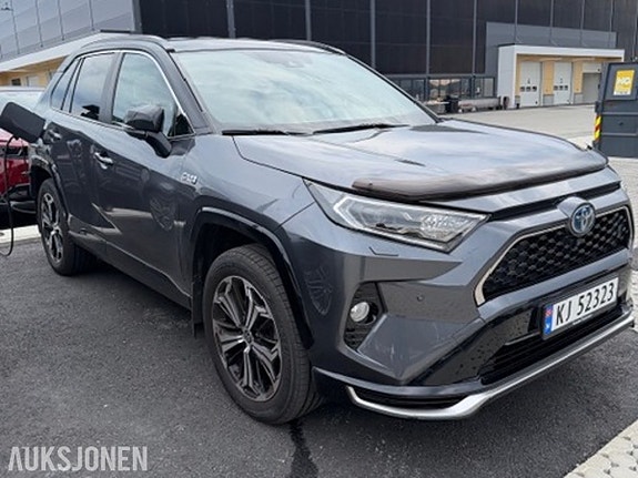 Toyota RAV4 3 of 14
