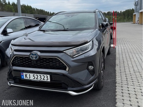 Toyota RAV4 2 of 14