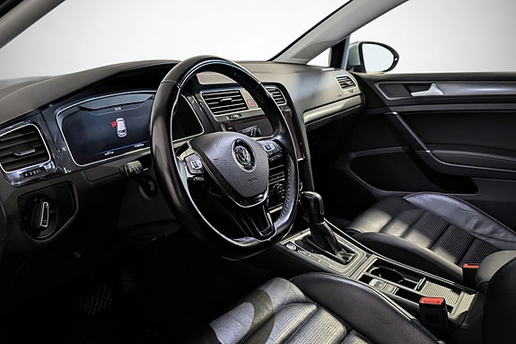 Volkswagen Golf 12 of 24