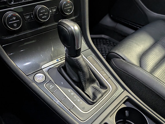 Volkswagen Golf 18 of 24