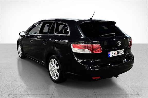 Toyota Avensis 6 of 15