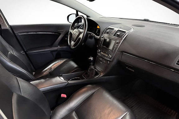 Toyota Avensis 9 of 15