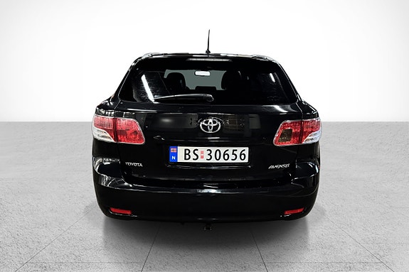 Toyota Avensis 5 of 15