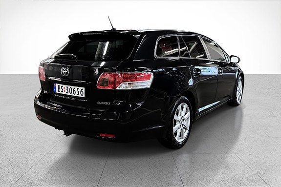 Toyota Avensis 4 of 15