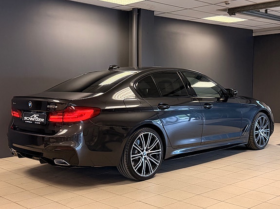 BMW 530e 2 of 28