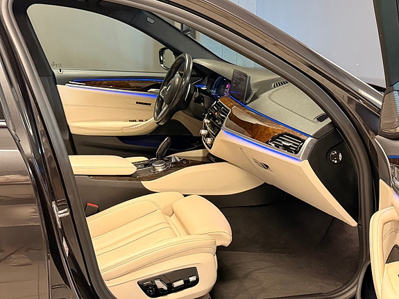 BMW 530e 11 of 28