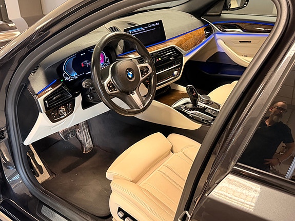 BMW 530e 8 of 28