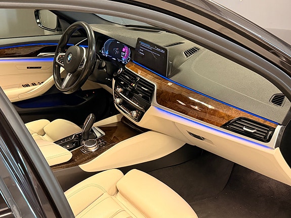 BMW 530e 12 of 28