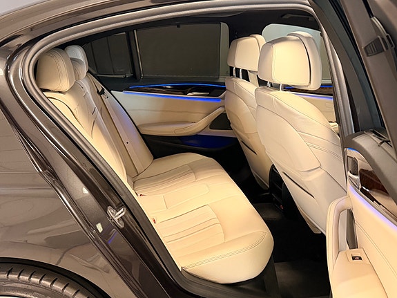 BMW 530e 13 of 28
