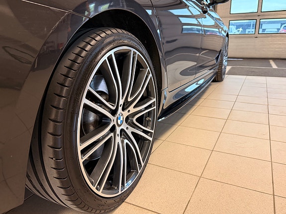 BMW 530e 27 of 28