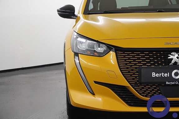 Peugeot e-208 4 of 27