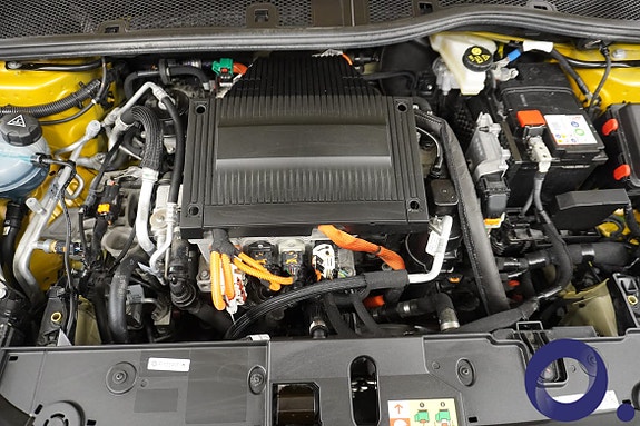 Peugeot e-208 26 of 27