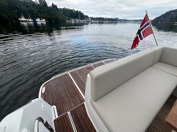 Grandezza 37 CA, En eier, DPI, Joystick, ankervinsj akter og forut 18 of 30