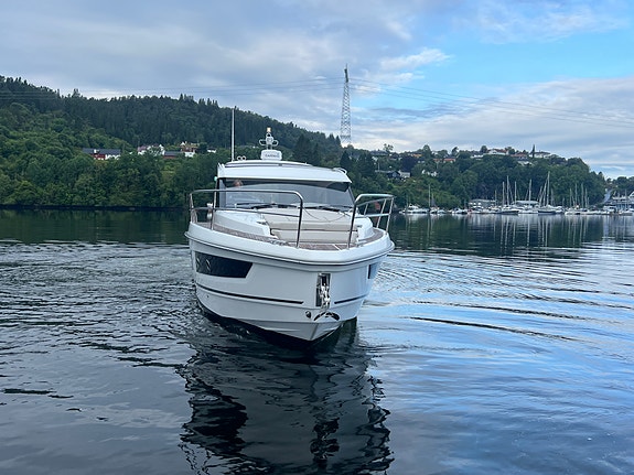 Grandezza 37 CA, En eier, DPI, Joystick, ankervinsj akter og forut 3 of 30