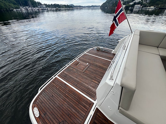 Grandezza 37 CA, En eier, DPI, Joystick, ankervinsj akter og forut 17 of 30