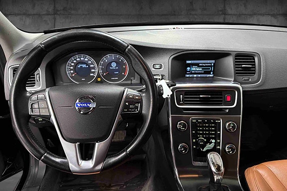Volvo V60 13 of 23