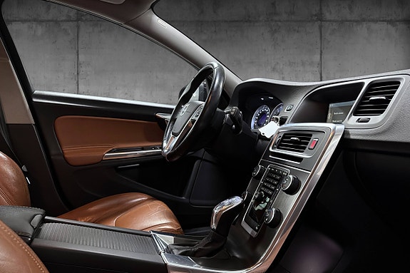 Volvo V60 18 of 23