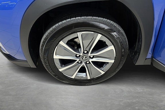 Lexus UX300e 20 of 21