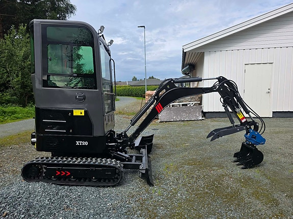 Kubota XT20 Kubota D902 2 of 14