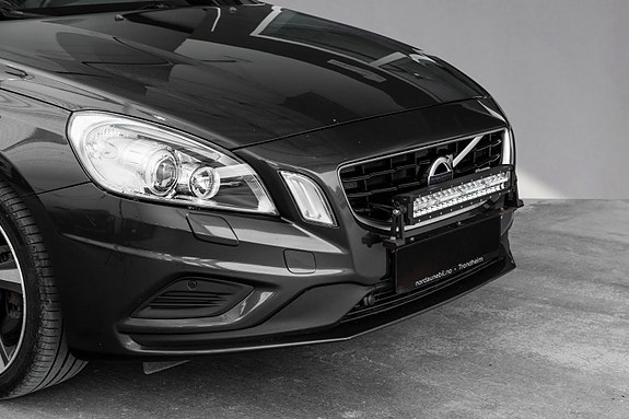 Volvo V60 2 of 24