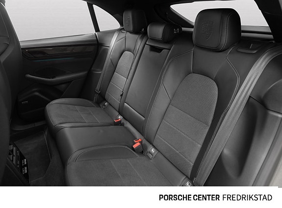 Porsche Macan 30 of 30
