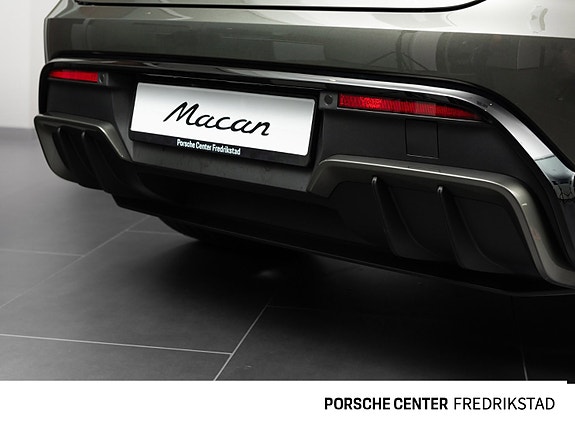 Porsche Macan 10 of 30