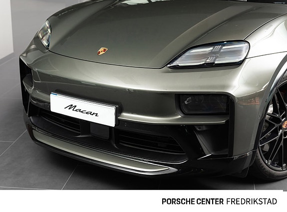 Porsche Macan 11 of 30