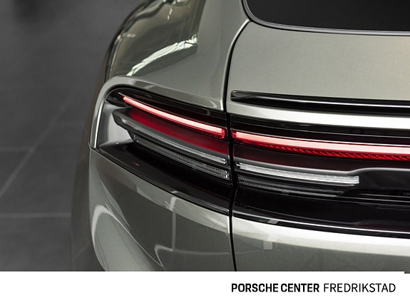 Porsche Macan 8 of 30