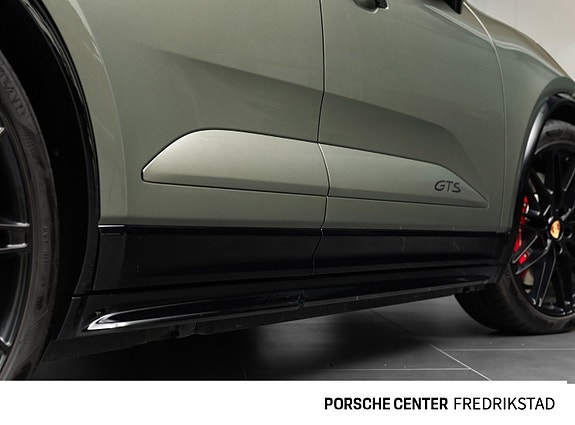 Porsche Macan 16 of 30