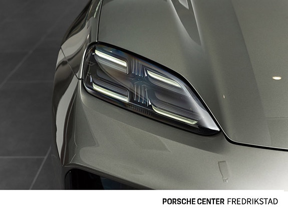 Porsche Macan 12 of 30