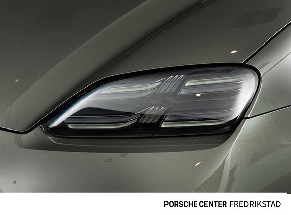 Porsche Macan 13 of 30
