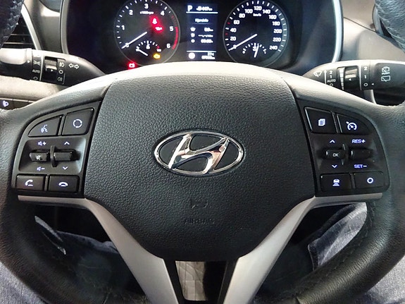 Hyundai Tucson 16 of 30