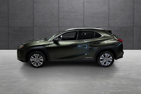 Lexus UX300e 2 of 21