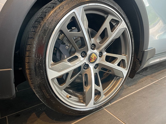 Porsche Taycan Cross Turismo 18 of 18