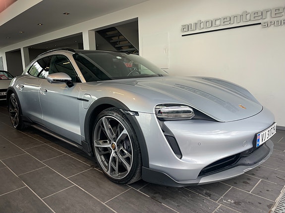 Porsche Taycan Cross Turismo 4 of 18
