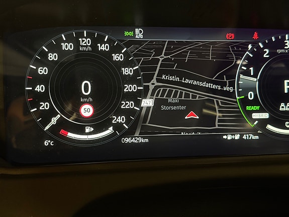 Land Rover Range Rover Velar 25 of 30