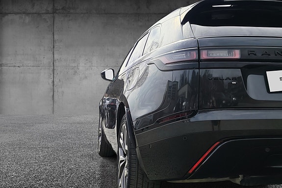 Land Rover Range Rover Velar 12 of 30
