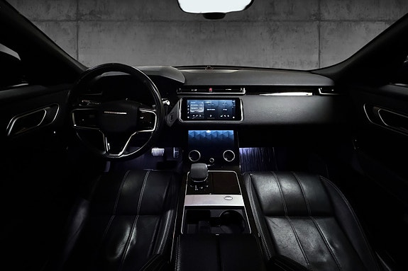 Land Rover Range Rover Velar 14 of 30