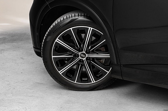 Audi Q4 e-tron 10 of 28