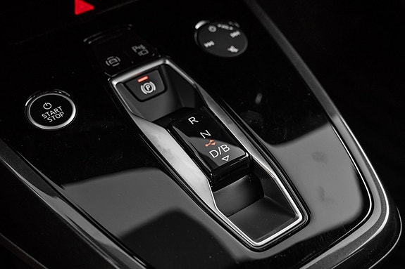 Audi Q4 e-tron 13 of 28